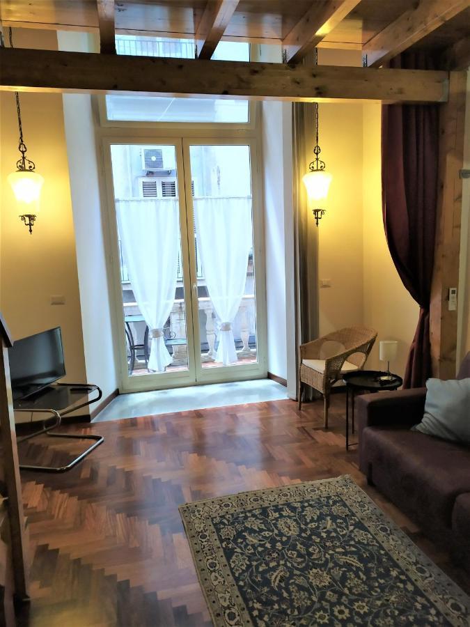 Il Castello Apartment Napoli Ngoại thất bức ảnh